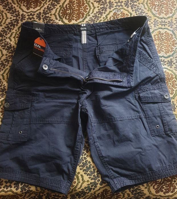 Продам  шорты мужские.