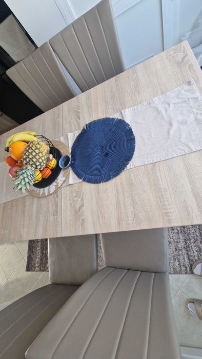 Маса дъб сонома с Четири стола, кожа беж и сребристо