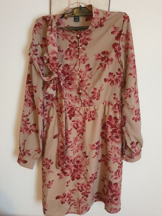 Vand rochie marimea M