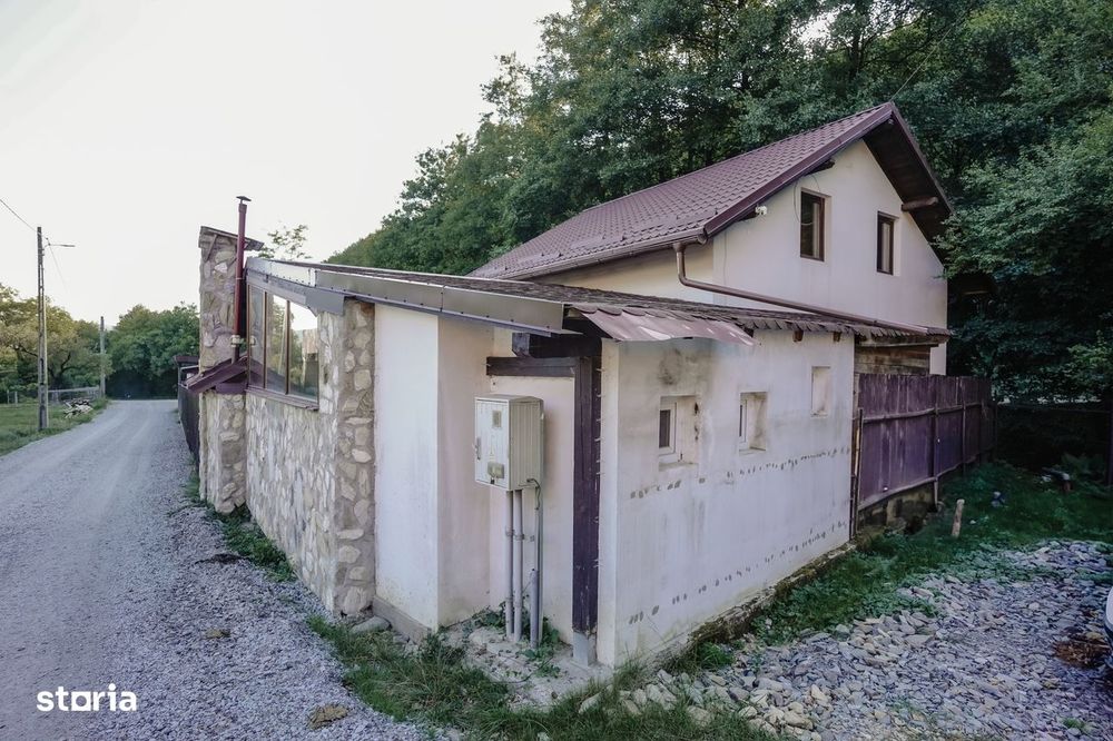 Casă cu teren la Prundu Bârgaului