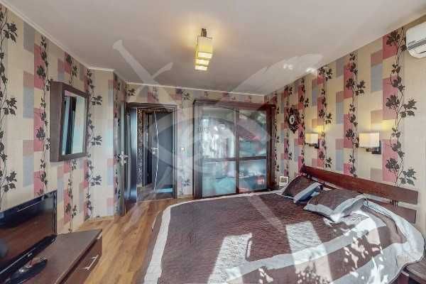 Дава се под наем Четиристаен апартамент в Бургас, Зорница - 80 кв.м за 149200 € - Снимка #2