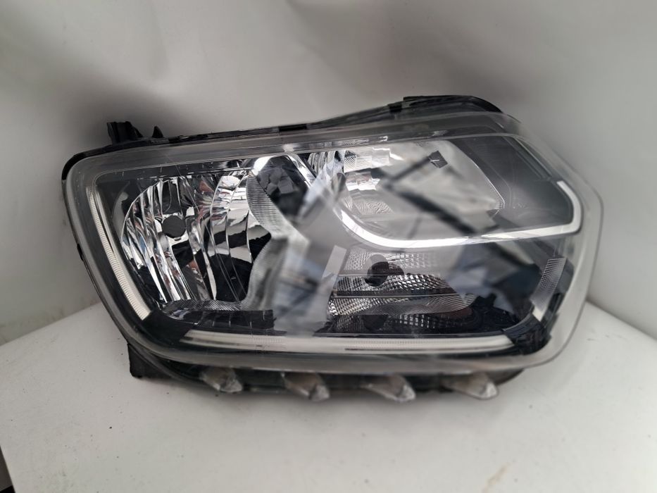 Фар Dacia Duster led