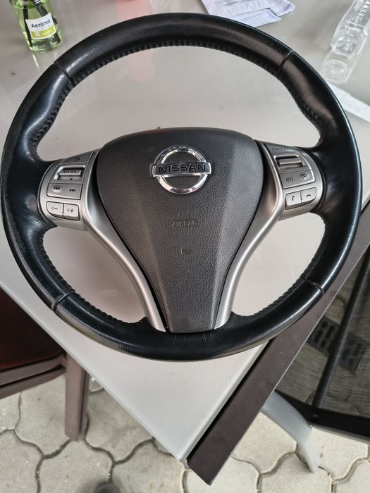 Volan Nissan complect