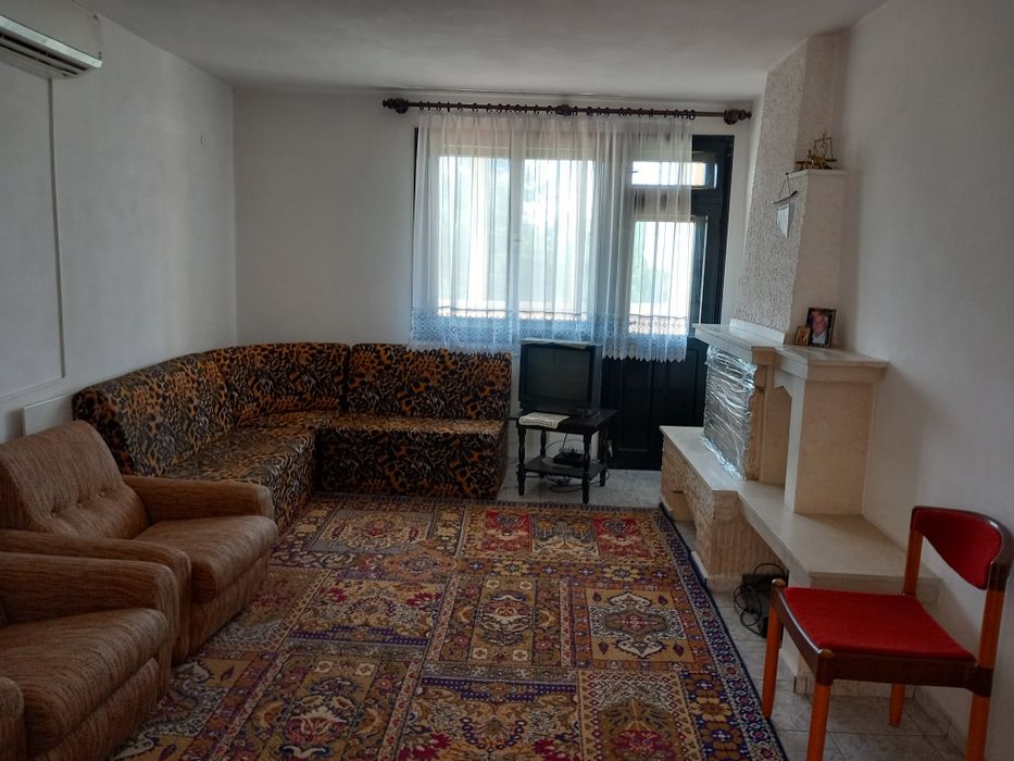 Къща в гр. Българово .На 20 км от гр  Бургас.