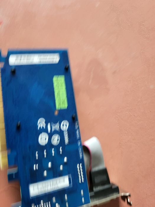 Lot 4 placi video de buget (GT210, GT420, GT430, QUADRO 2000)