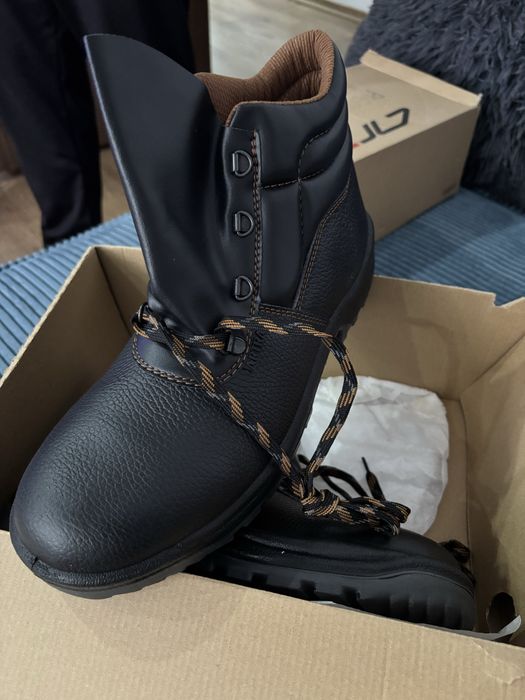 Работни обувки различни модели