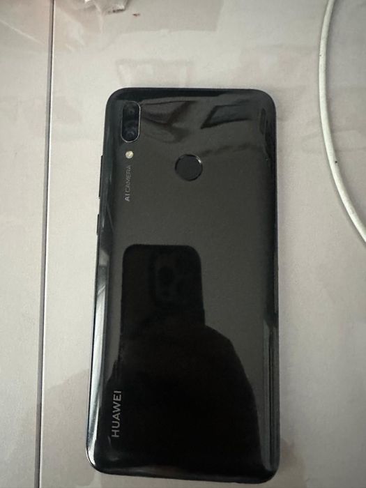 Продам телефон HUAWEI