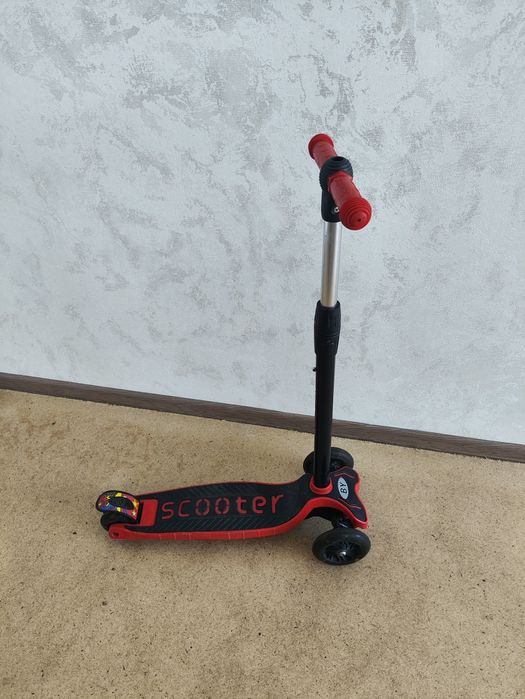 Продам детский самокат