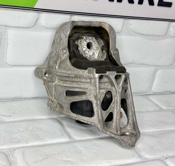 Ляв тампон двигател AUDI A6 A7 A8 Q7 3.0 Бензин 4M0199371FE