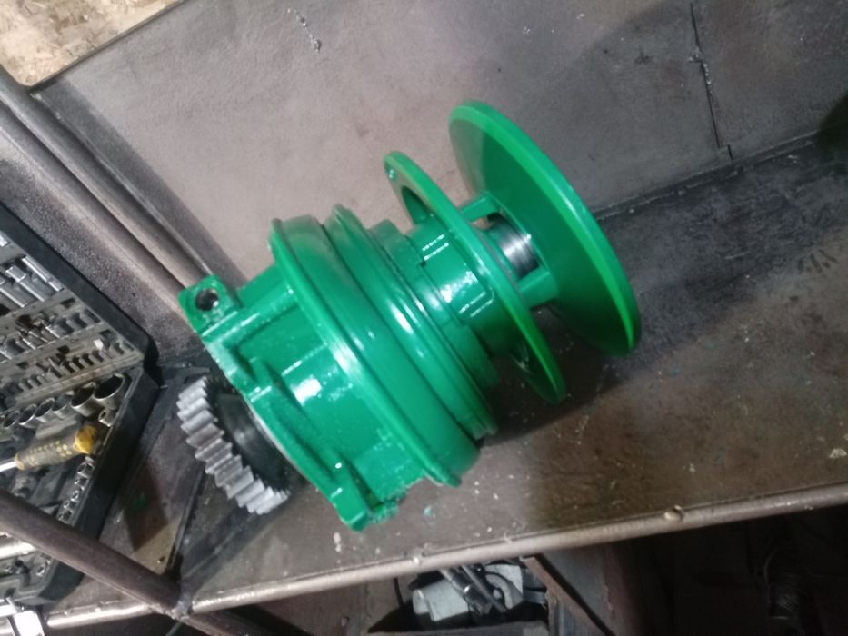 Продам вариатор JD RE587430