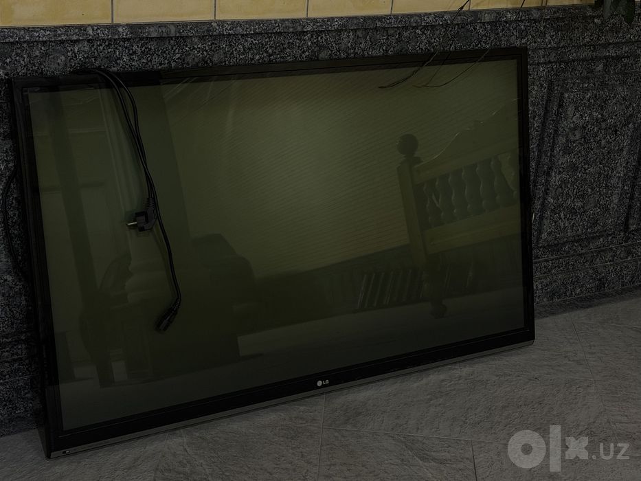 Телевизор LG размер 55х