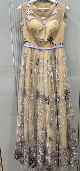 Вечернее длинное платье