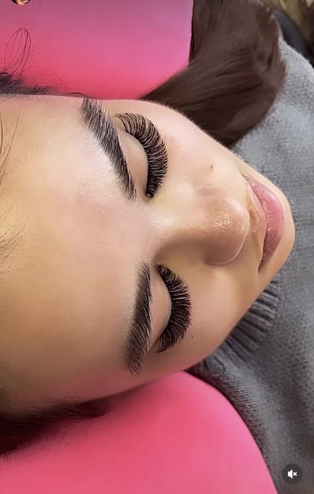 наращиванре ресниц