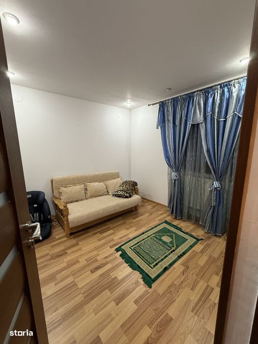 Casă P+1, 160 mp, teren 1.700 mp, complet mobilată, foișor și garaj
