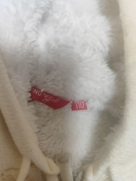 Кофточка теплая  на девочку