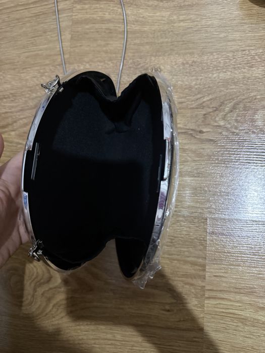 Сумочка серебрянная новая