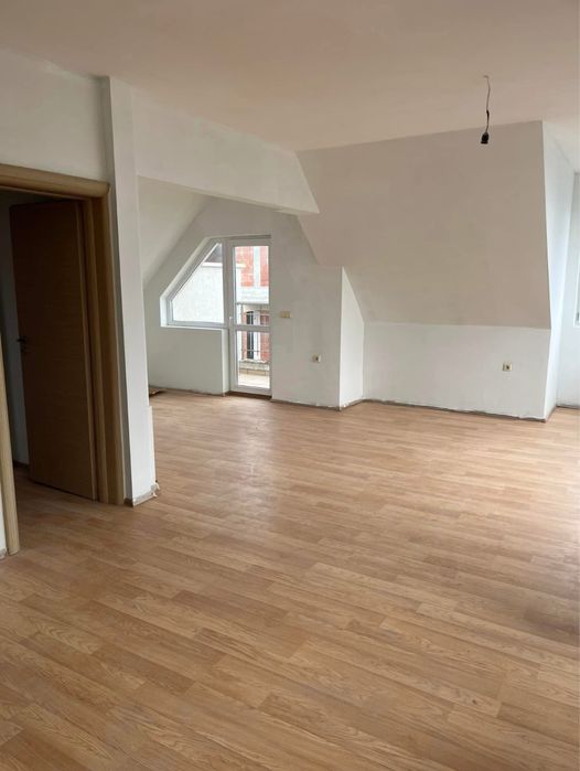 Продава се Тристаен апартамент в Варна, Базар Левски - 198 кв.м за 1213 €/кв.м - Снимка #6