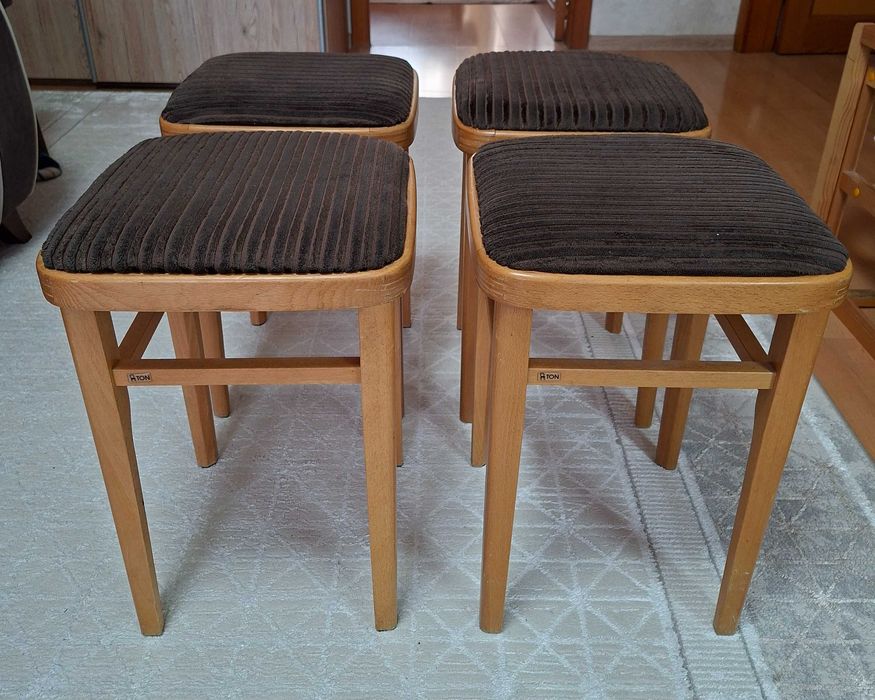 Набор табуретов TON