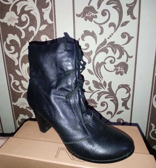 Продаются ботинки и сапоги  Б/У