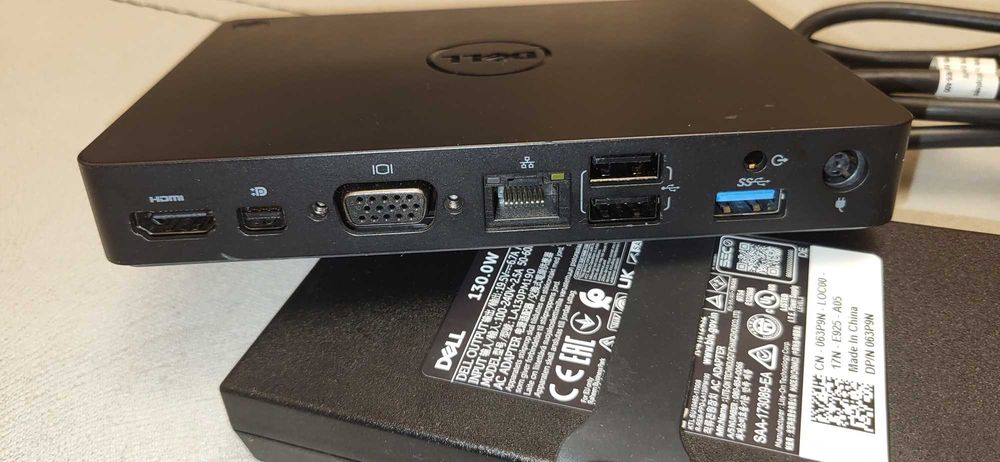 DELL WD15 Dock fuctional si incarcator se poate vedea
