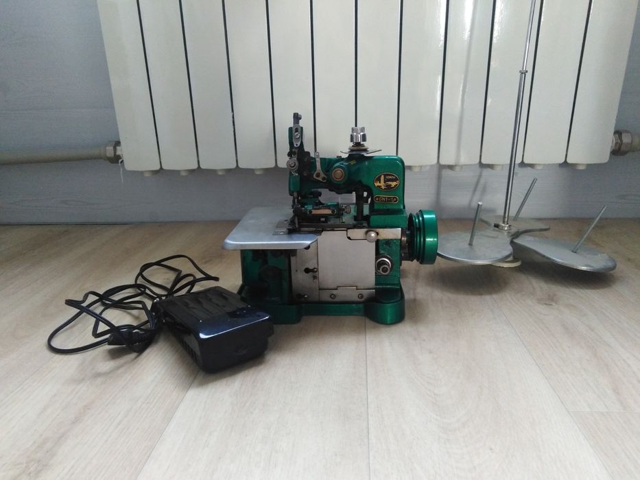 Оверлочная машина