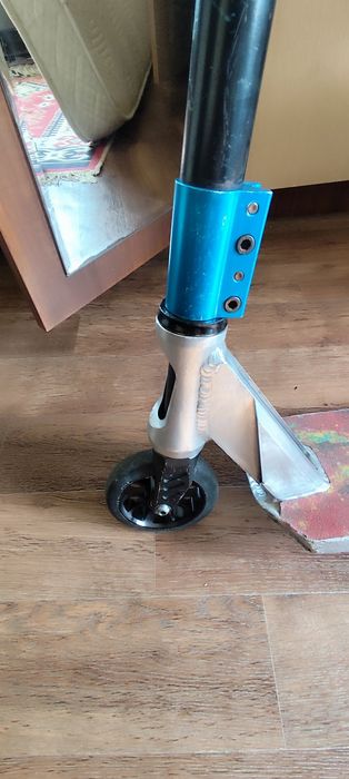 Продам самокат Limit 22