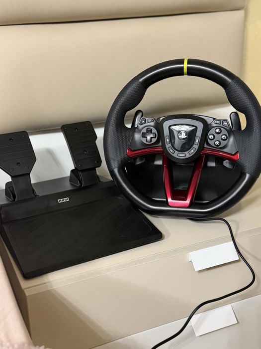 Продавам Hori Racing Wheel Apex (PS4 / PS5 / PC) + педали