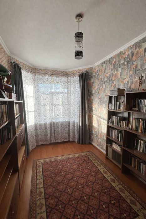 Продается 2 ком. квартира, район 3 школа, Зенит