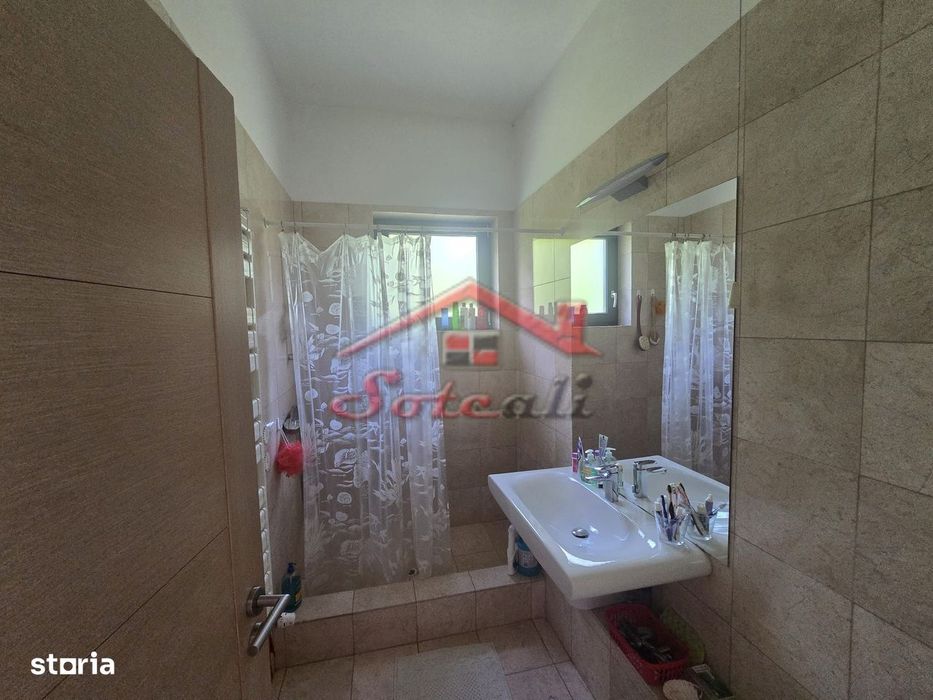 Vila de vanzare in Cornu ( Cornu de Sus) - teren 3300 mp