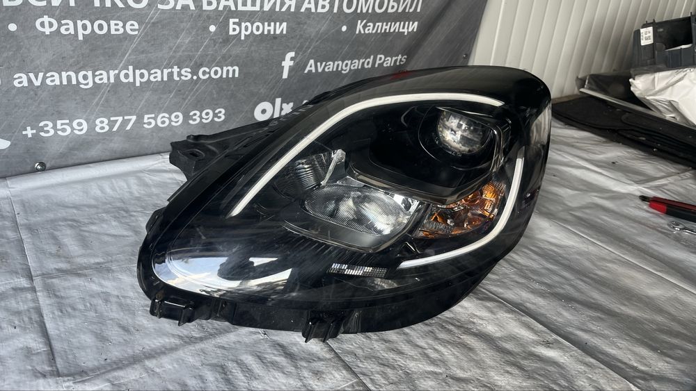 2 броя ляв и 1 брой десен фар Ford Puma