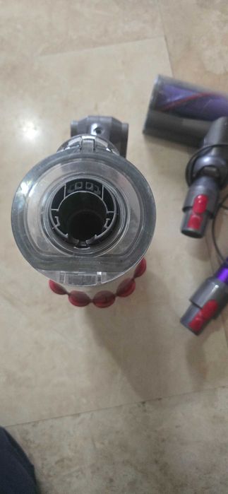 Aspirator Dyson v10