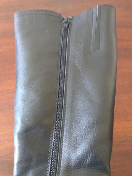 Кожаные женские сапоги.Очень качественные.Бренд.