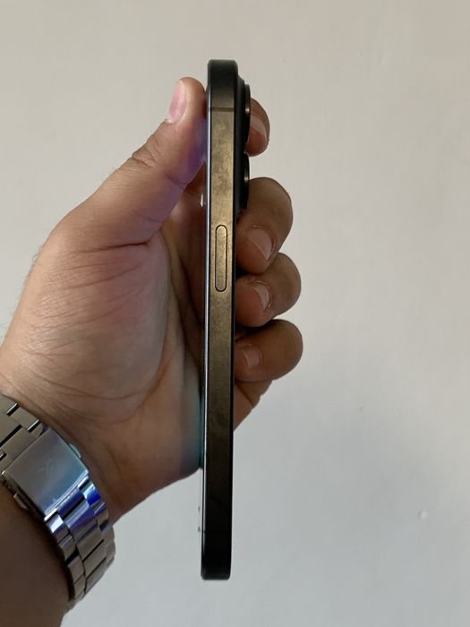Продам Iphone 15pro