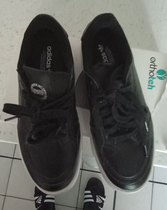 Дамски маратонки Адидас. Нови! Оригинални! Номер 38