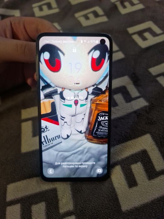 Samsung s10e в отличном состоянии