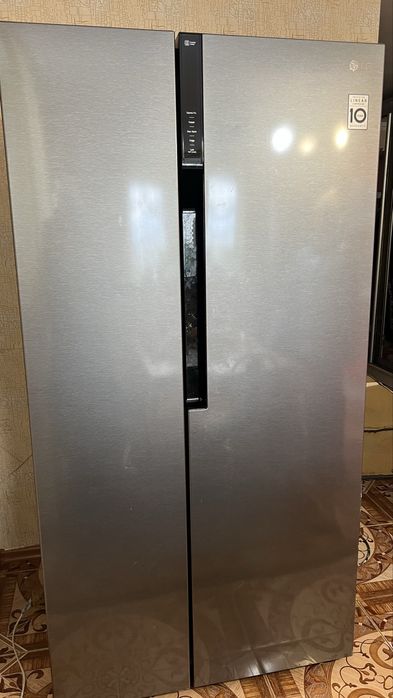 Холодильник с морозилкой