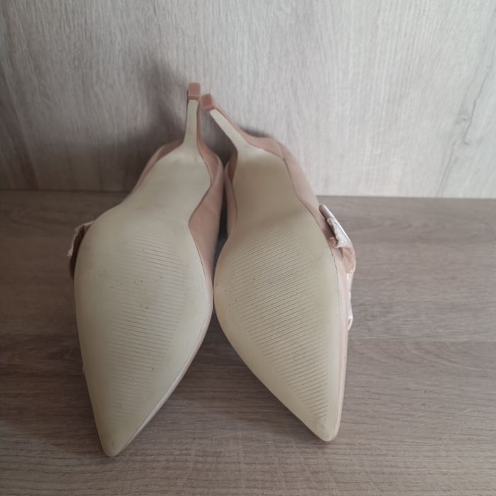 37 номер токчета с панделка  бежово