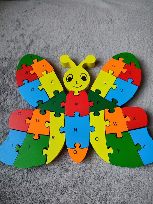 Два пъзела, единия е дървен