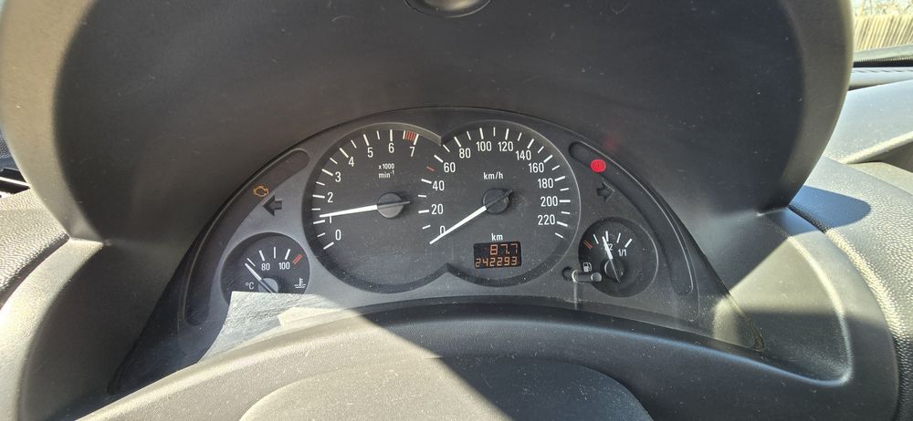 Vând Opel Corsa C