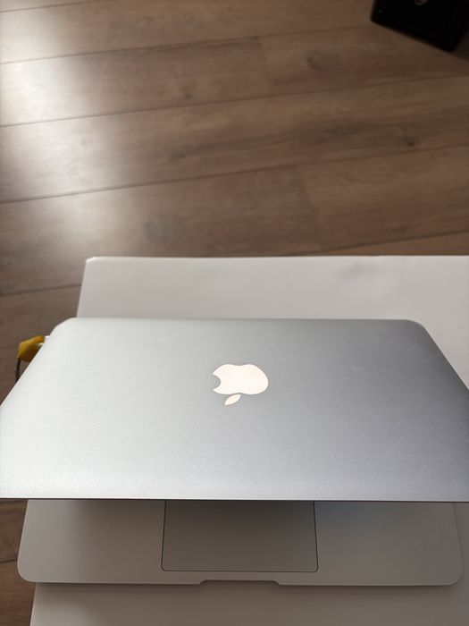 MacBook Air 11 early 2014