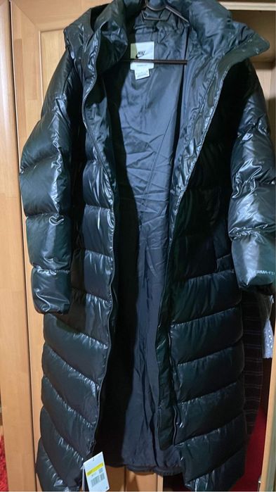 Vand geaca, jacheta Nike noua