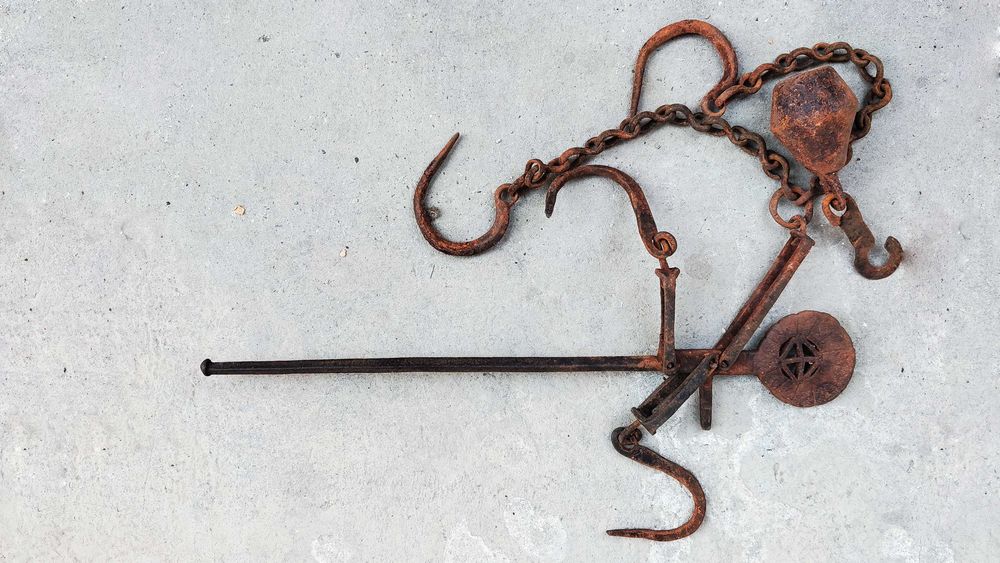 Два много стари кантара