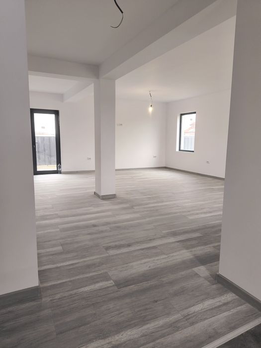 Casă de vânzare la cheie