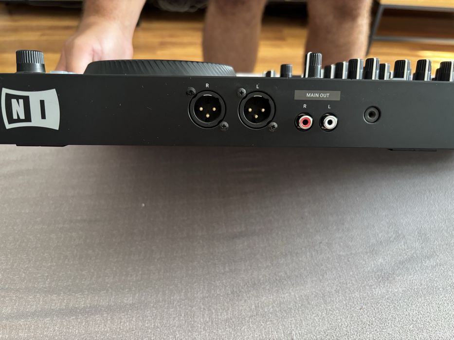 Consola DJ Native Instruments Traktor Kontrol S3