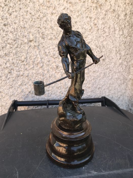 Statuetă din bronz