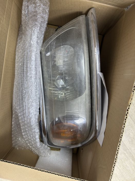 Фары Mitsubishi Montero Sport