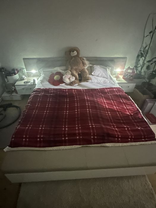 Dormitor complet: Dulap , noptiere, pat