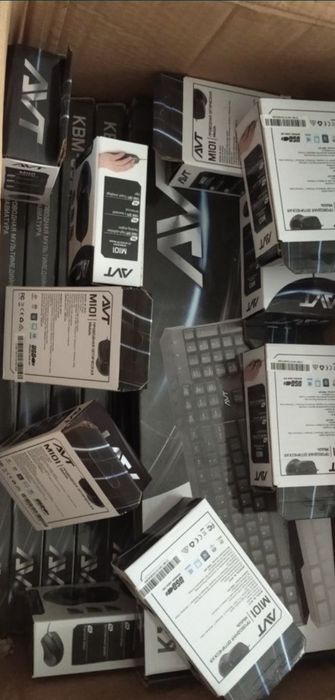 Продам админ + 8 комплект компьютеров