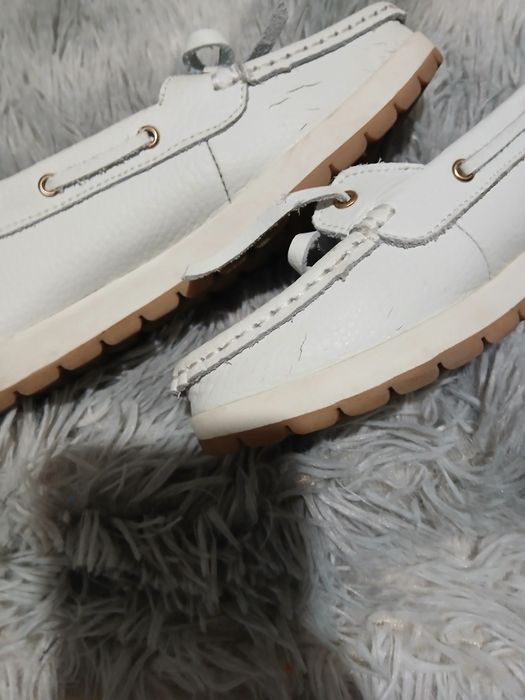 Бели мокасини ест. кожа 36