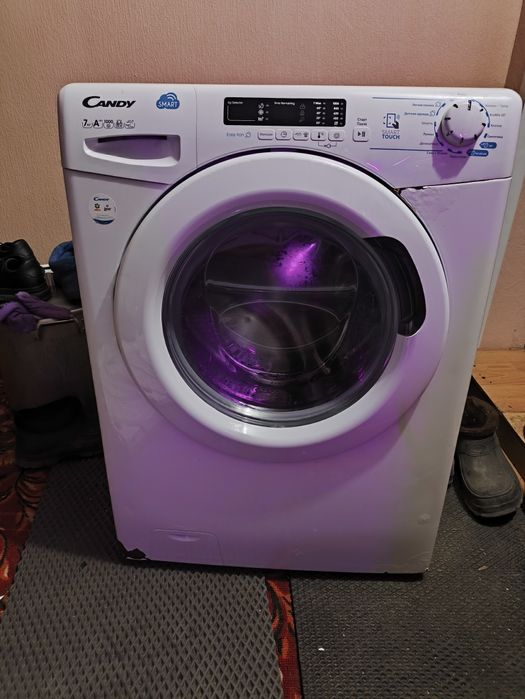 Продам стиральную машинку автомат .